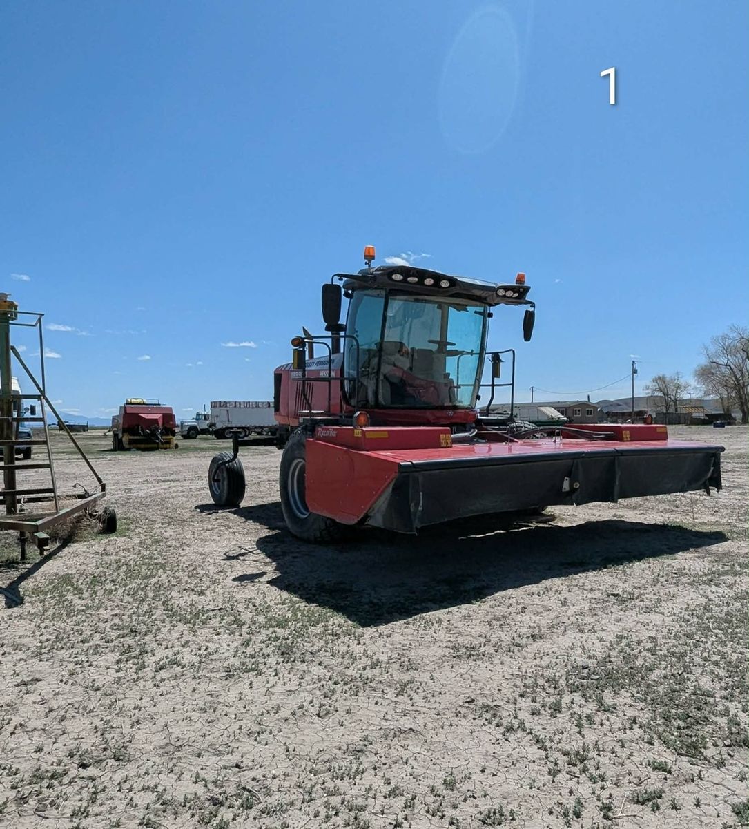 2022 MF WR9980 rotary swather Twin Max header