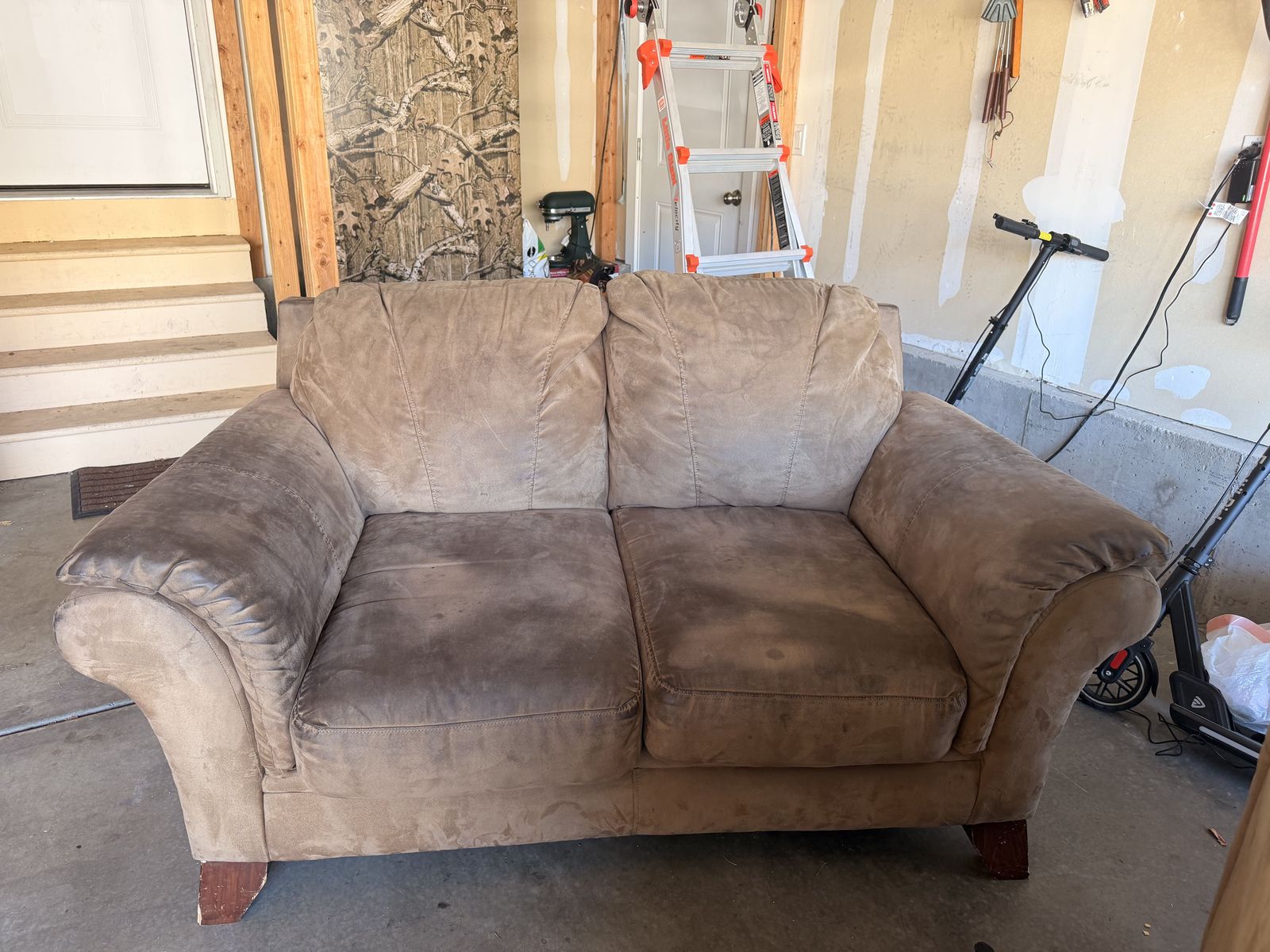 Brown Microfiber Loveseat