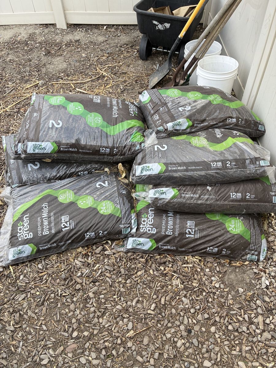 Sta-Green Premium Brown Mulch - 11 Unopened 2 Cubic Ft Bags