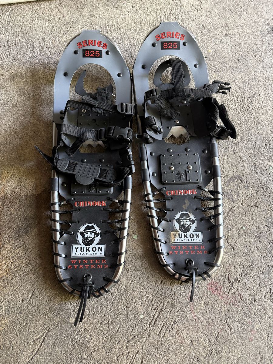 Yukon Charlie's Chinook Series 825 Snowshoes