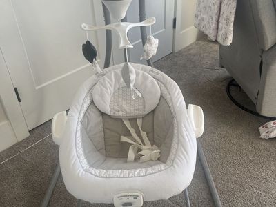Gracie swing/ bouncer