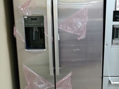 New 25 cf Stainless Steel Side by Side~1 Year Warranty~Water and Ice Dispensers