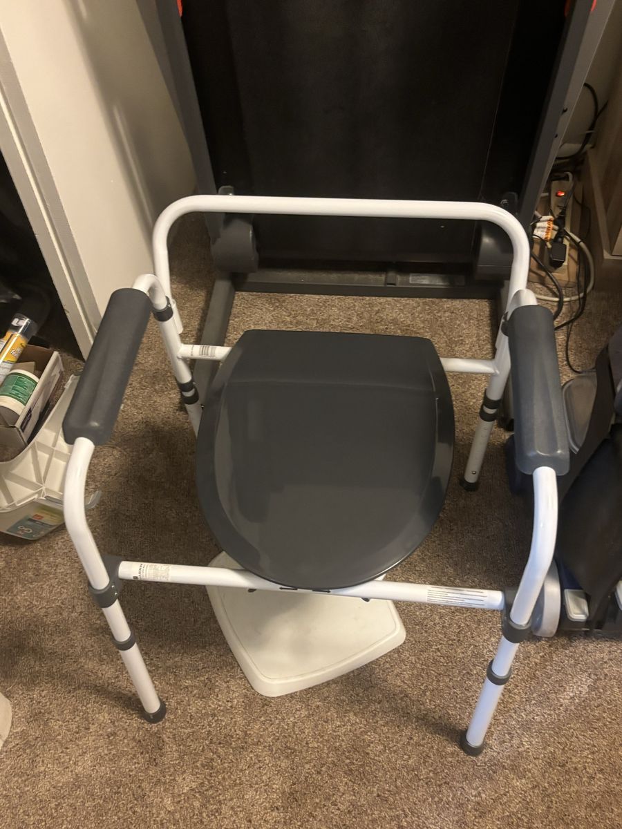 Adjustable Medical Commode Toilet Chair