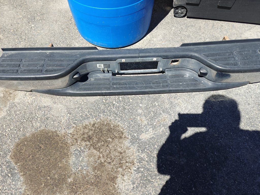 04 2500hd bumper