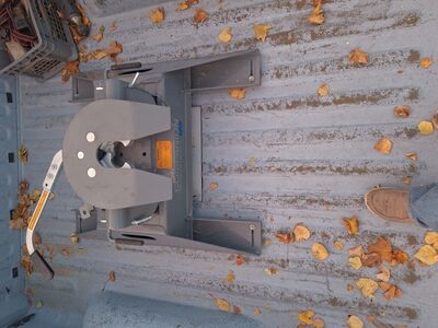 B & W 5th wheel hitch