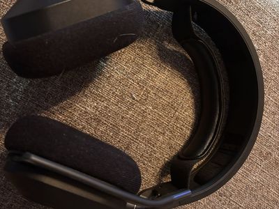 Nice Corsair HS 80 Gaming Headset In Good Conditio