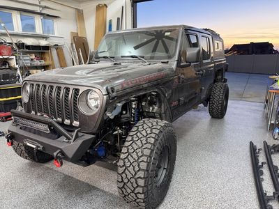 New JT Jeep Gladiator lift kit parts
