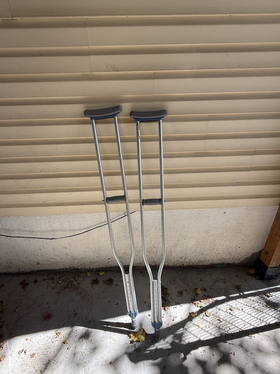 Adjustable Aluminum Crutches with Comfortable Armrests - Pair