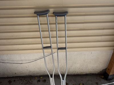 Adjustable Aluminum Crutches with Comfortable Armrests - Pair