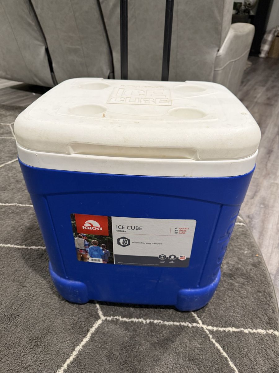 Igloo Ice Cube 60-Quart Rolling Cooler - Blue