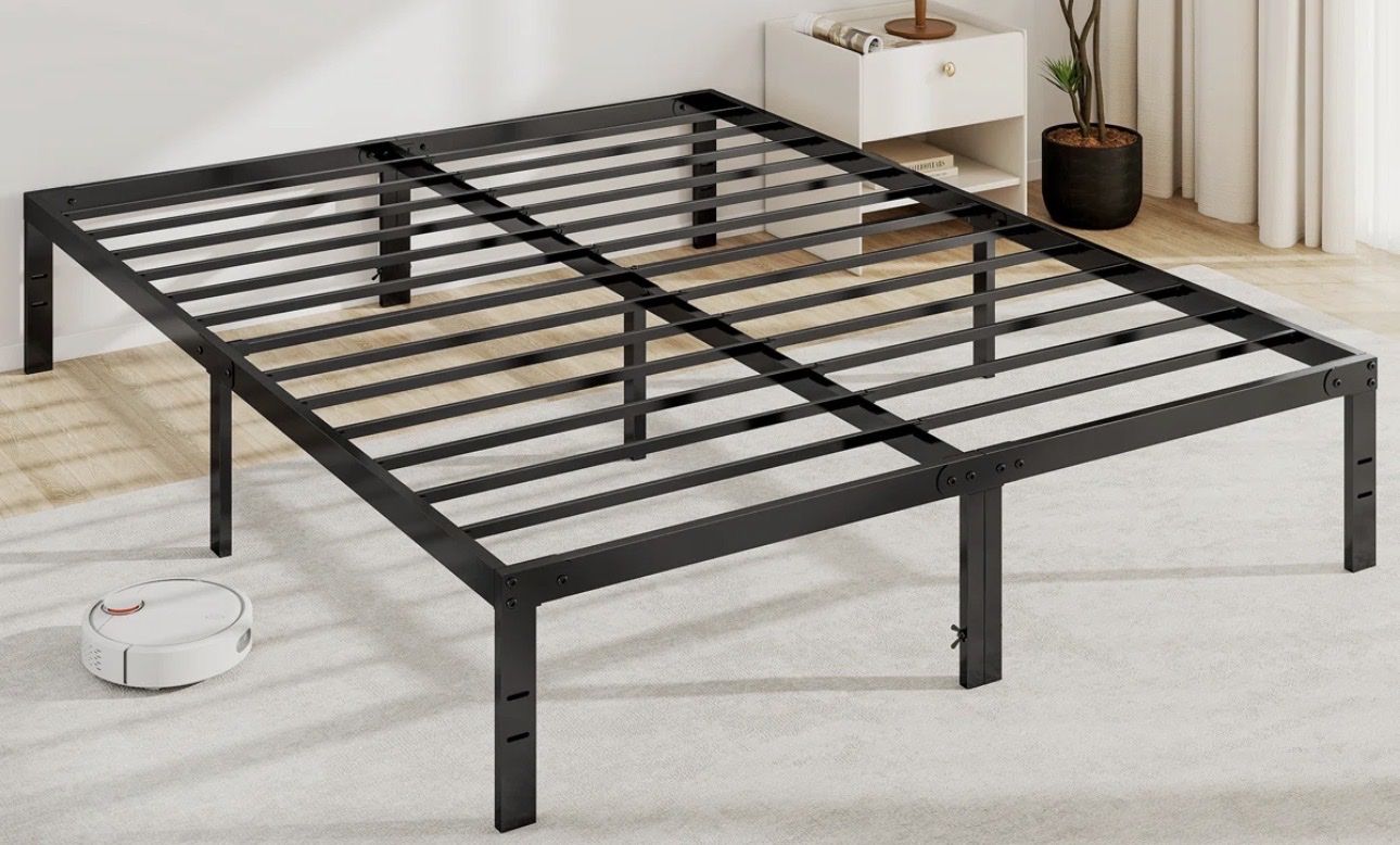 Like-New Queen Platform Bed Frame – Lightwei