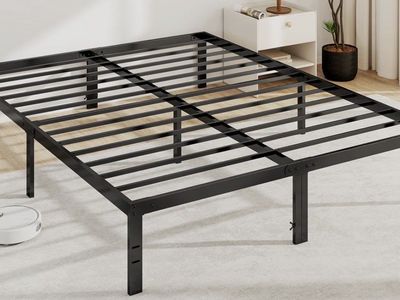 Like-New Queen Platform Bed Frame – Lightwei