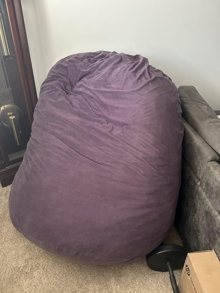 Oversized beanbag