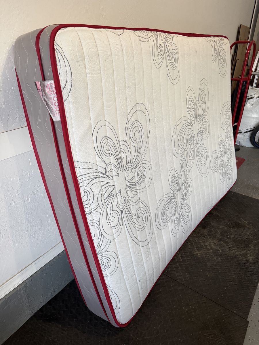️ Two Queen Mattresses & Tower Fan for Sale – Great Condition!