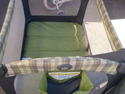 graco pack and play green grey
