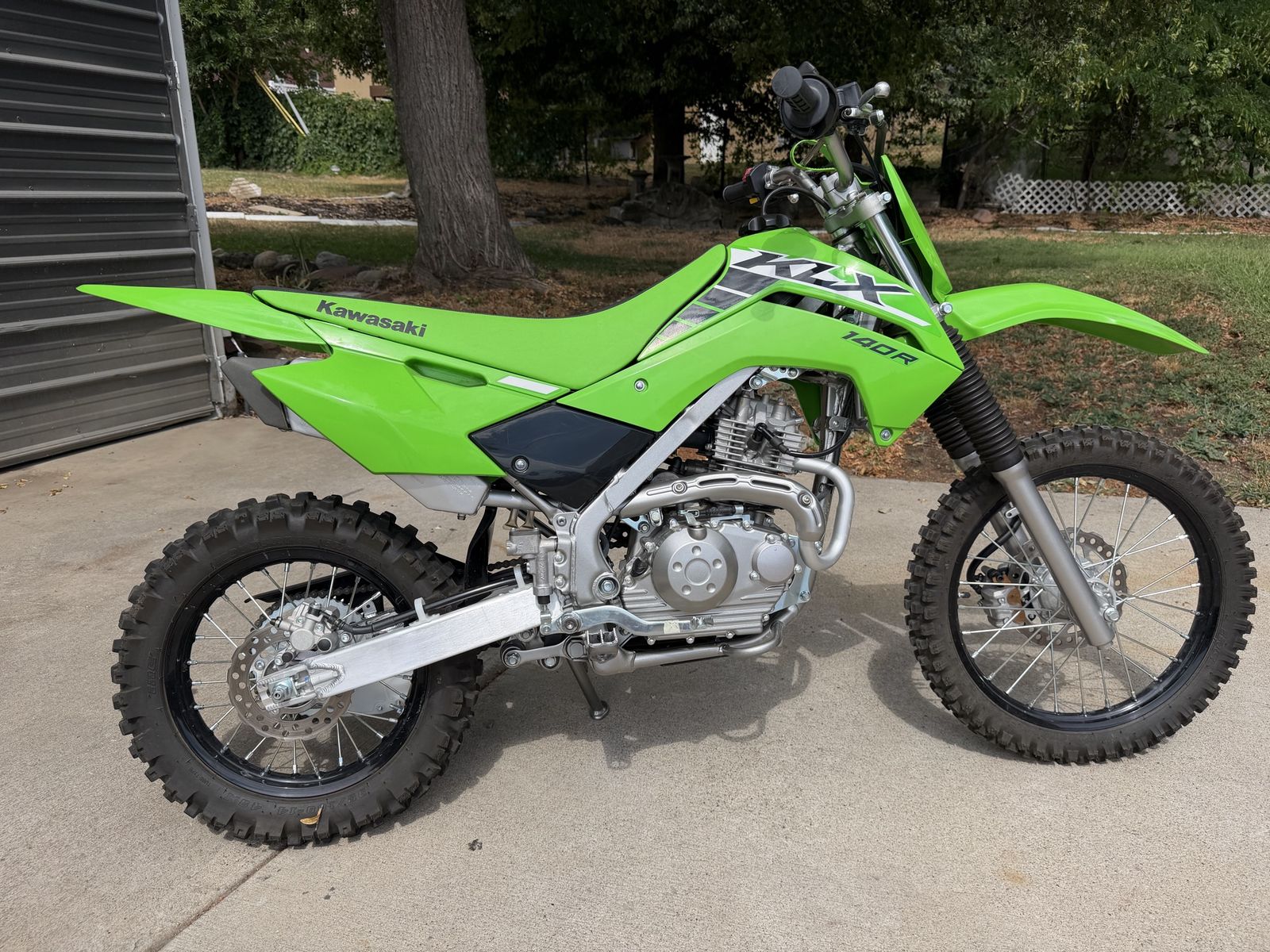 2025 KLX140