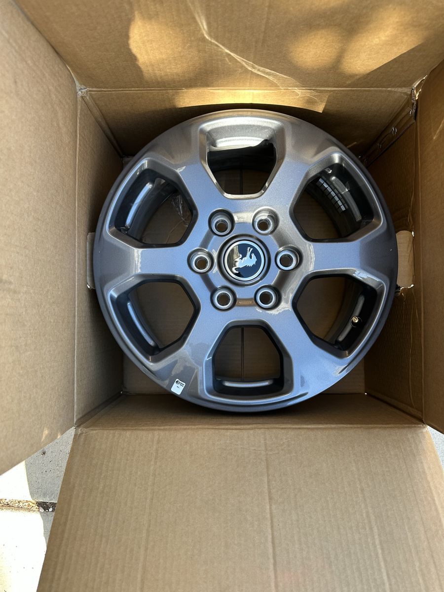 5 ford Bronco 17" Wheels