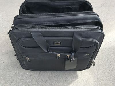Member’s Mark Rolling Mobile Office & Messenger Bag – USED