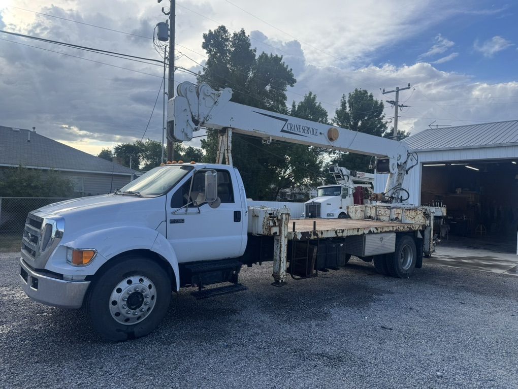 Crane Truck