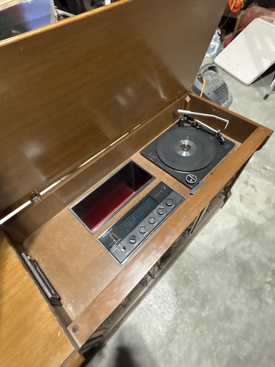 (Fully functional) Vintage Stereo Console Record Player & Radio - Wooden Cabinet
