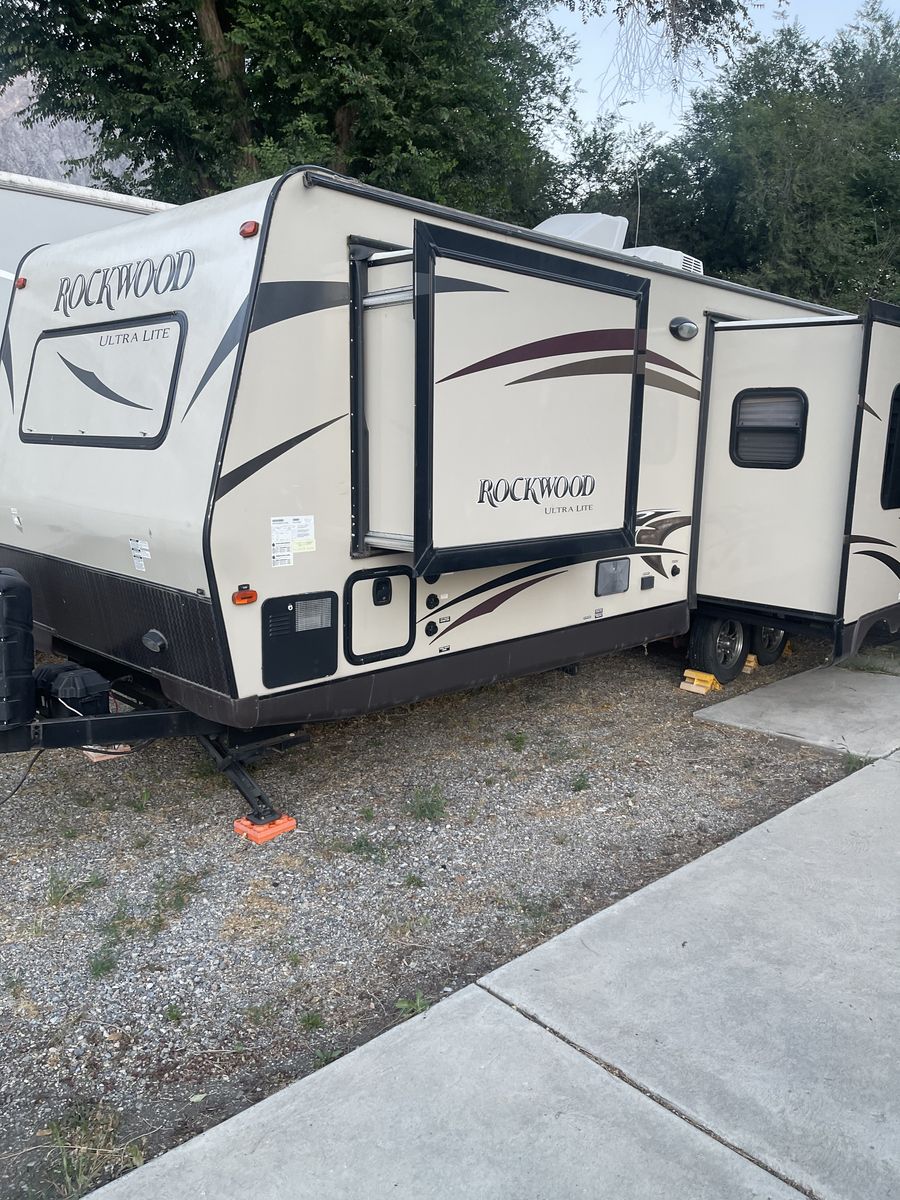 2014 Forest River Rockwood Signature Ultra Lite