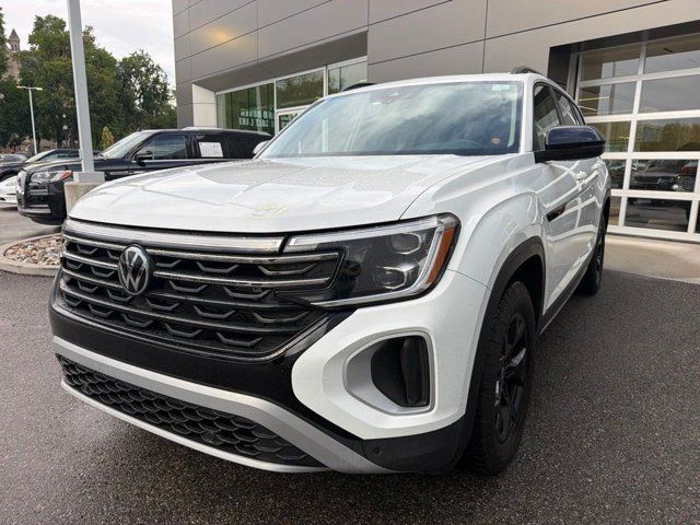 2024 Volkswagen Atlas Peak Edition SE 4Motion