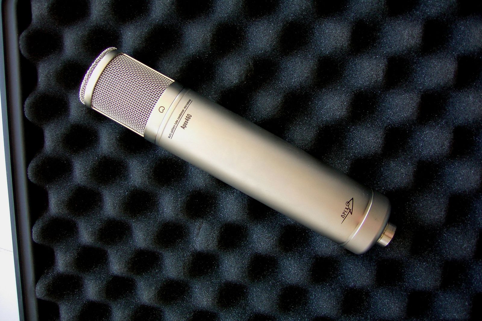 The original APEX 460 Large Diaphragm Condenser multi pattern Tube Microphone