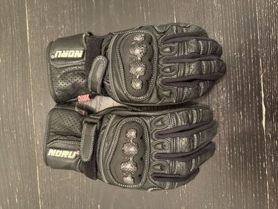M’s Noru Sokudo moto gloves