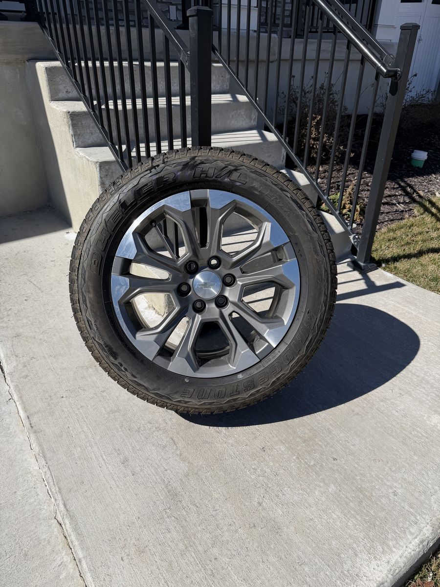 Chevy Silverado 1500 Rims and Tires 275/55R20