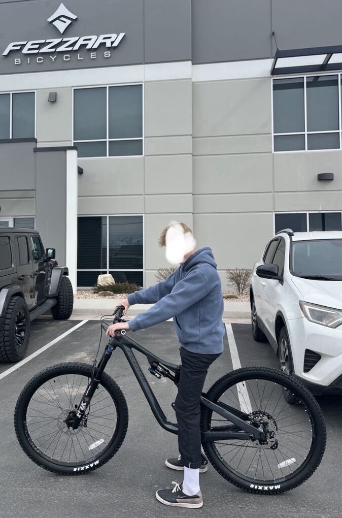 Fezzari Delano M Peak Carbon MTB - Xmas Special