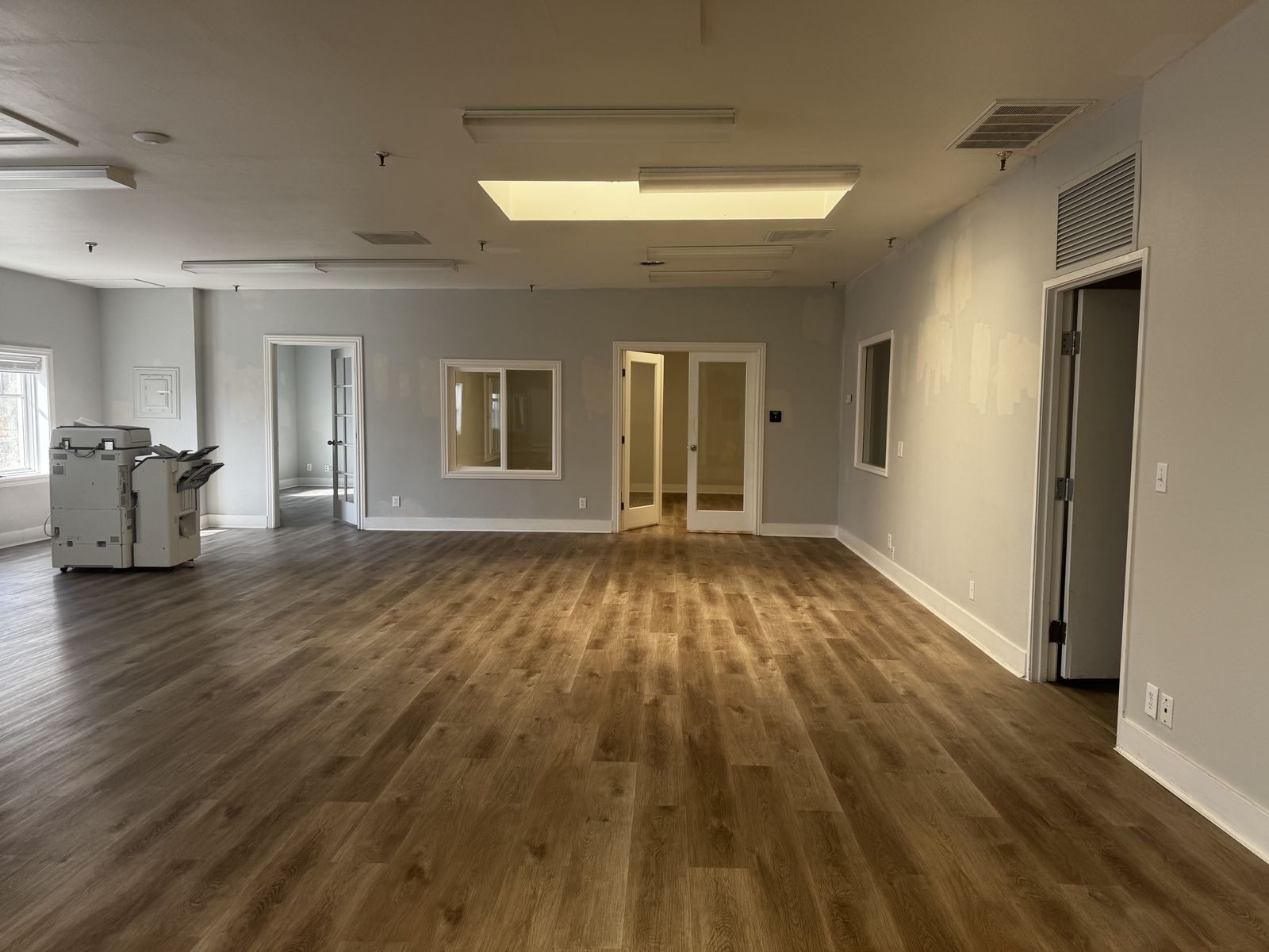 Multiple Individual Offices & Large Open Space in Central Sandy Business Complex