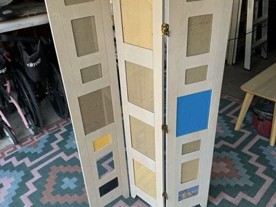 3-Panel Wooden Room Divider with Built-in Photo Frame Openings