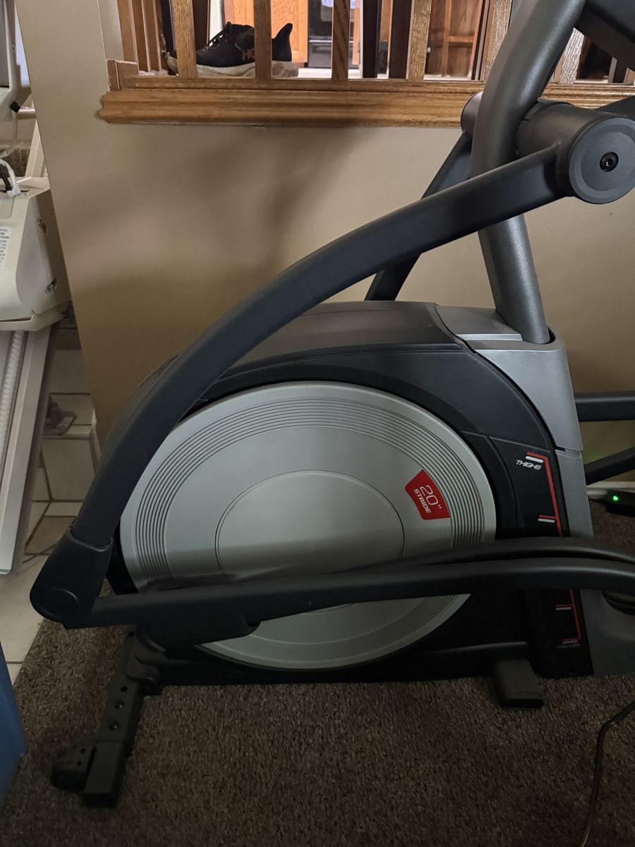 Pro-Form Hybrid Trainer Elliptical - Excellent Condition, Low Impact Cardio Workout, Space-Saving Design