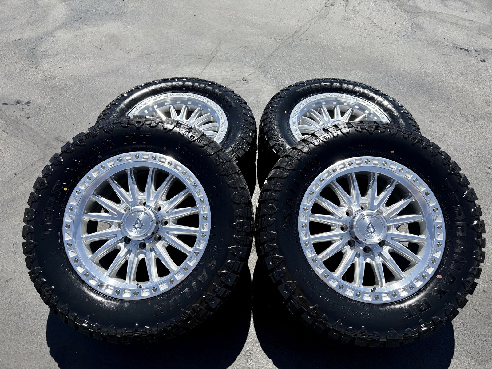 New 35x12.50r20 RT