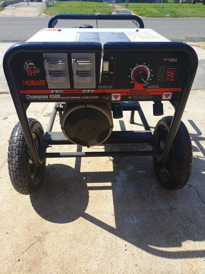 Hobart Champion 4500 Generator & 140 Amp AC Welder Briggs & Stratton 1450 Engine