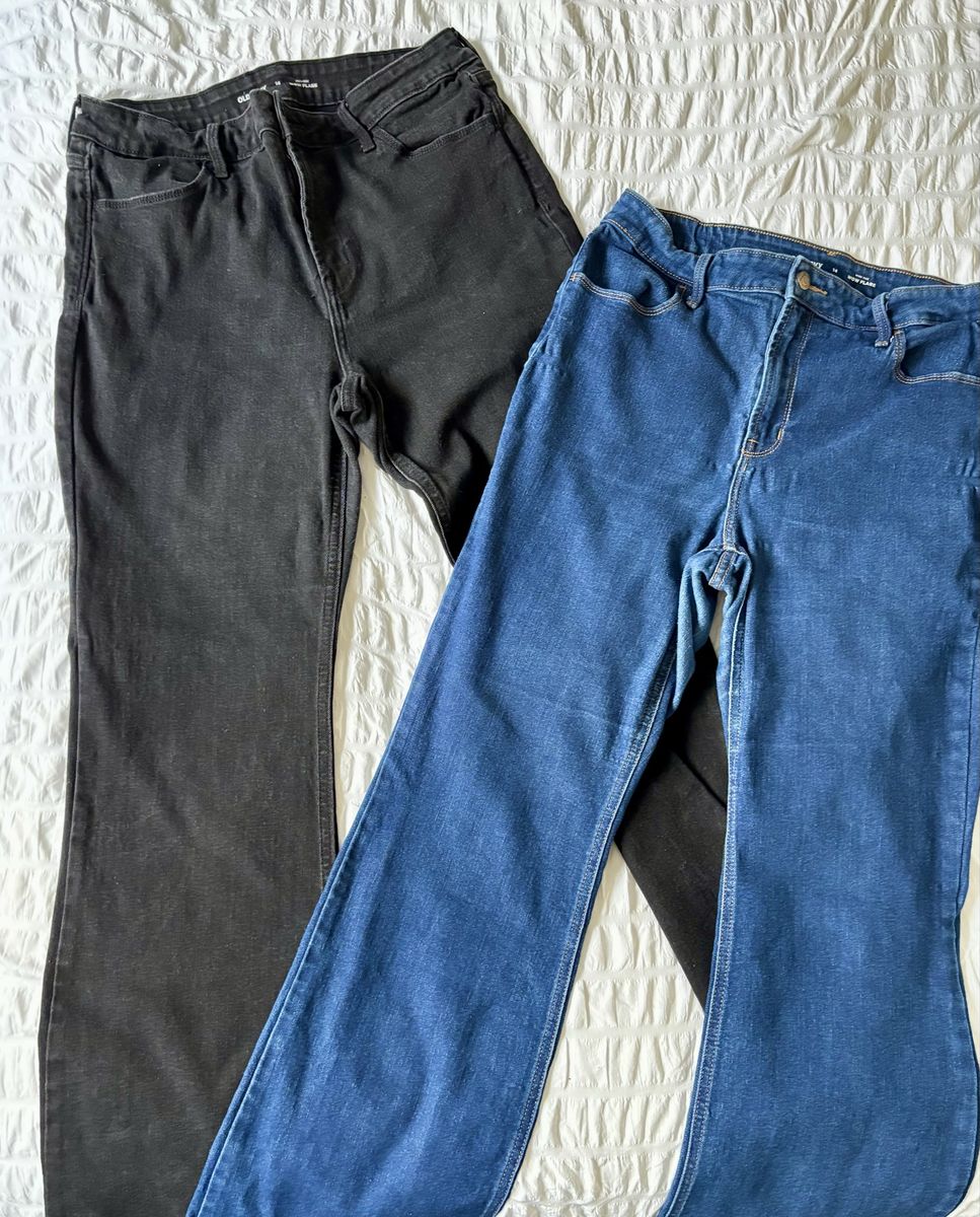 Old Navy High Rise Wow Flare Jeans 