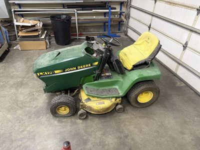 Jonh Deere Riding Lawn Mower