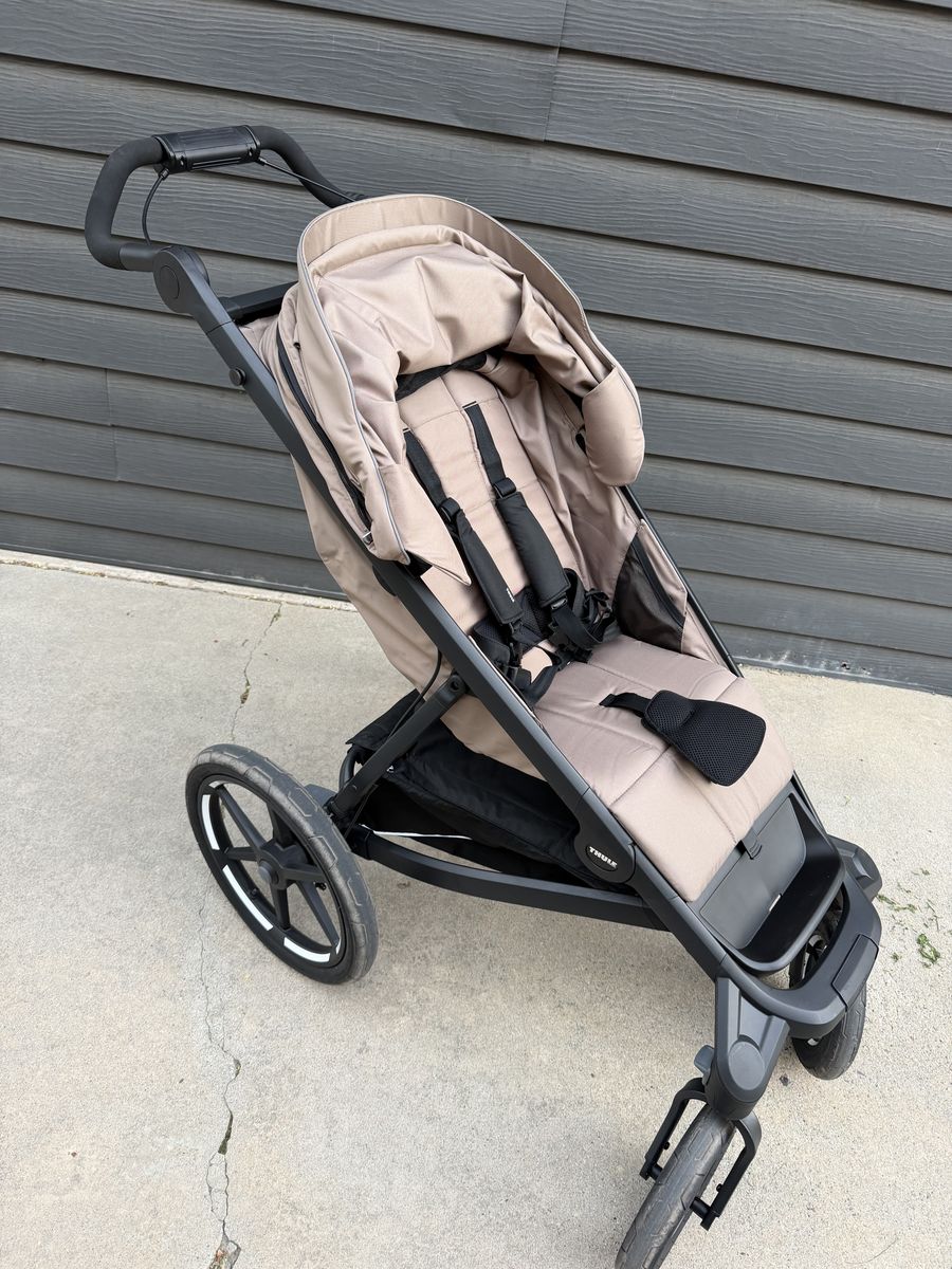 NEW Thule Urban Glide 3 (4-Wheel) Stroller - Used Once!