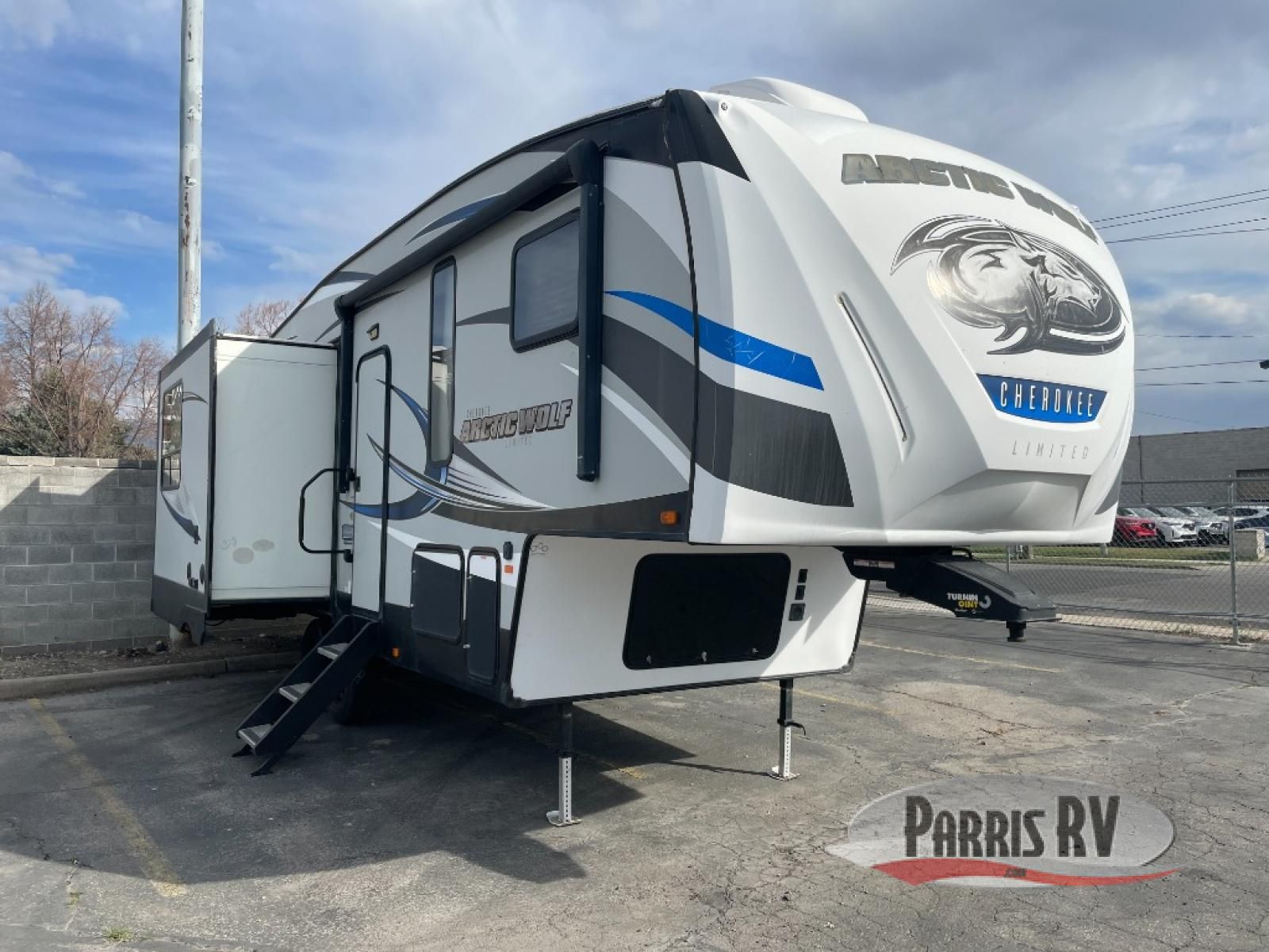 Used 2018 Forest River RV Cherokee Arctic Wolf 285DRL