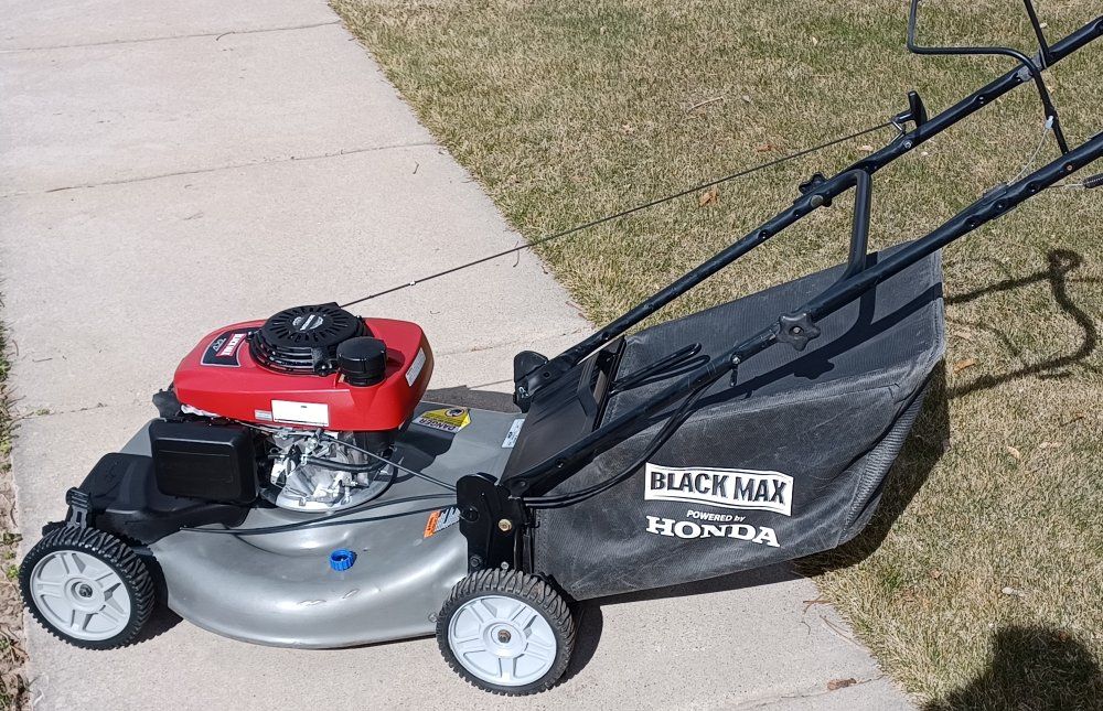 Self Propelled Black Max with Honda Engine