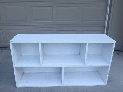White 5-Cubby Storage Shelf / Bookcase