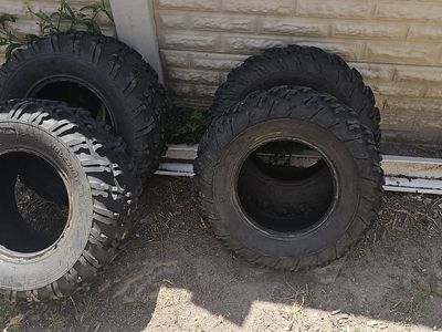 Itp holeshot 25x8r12 & 25x10r12