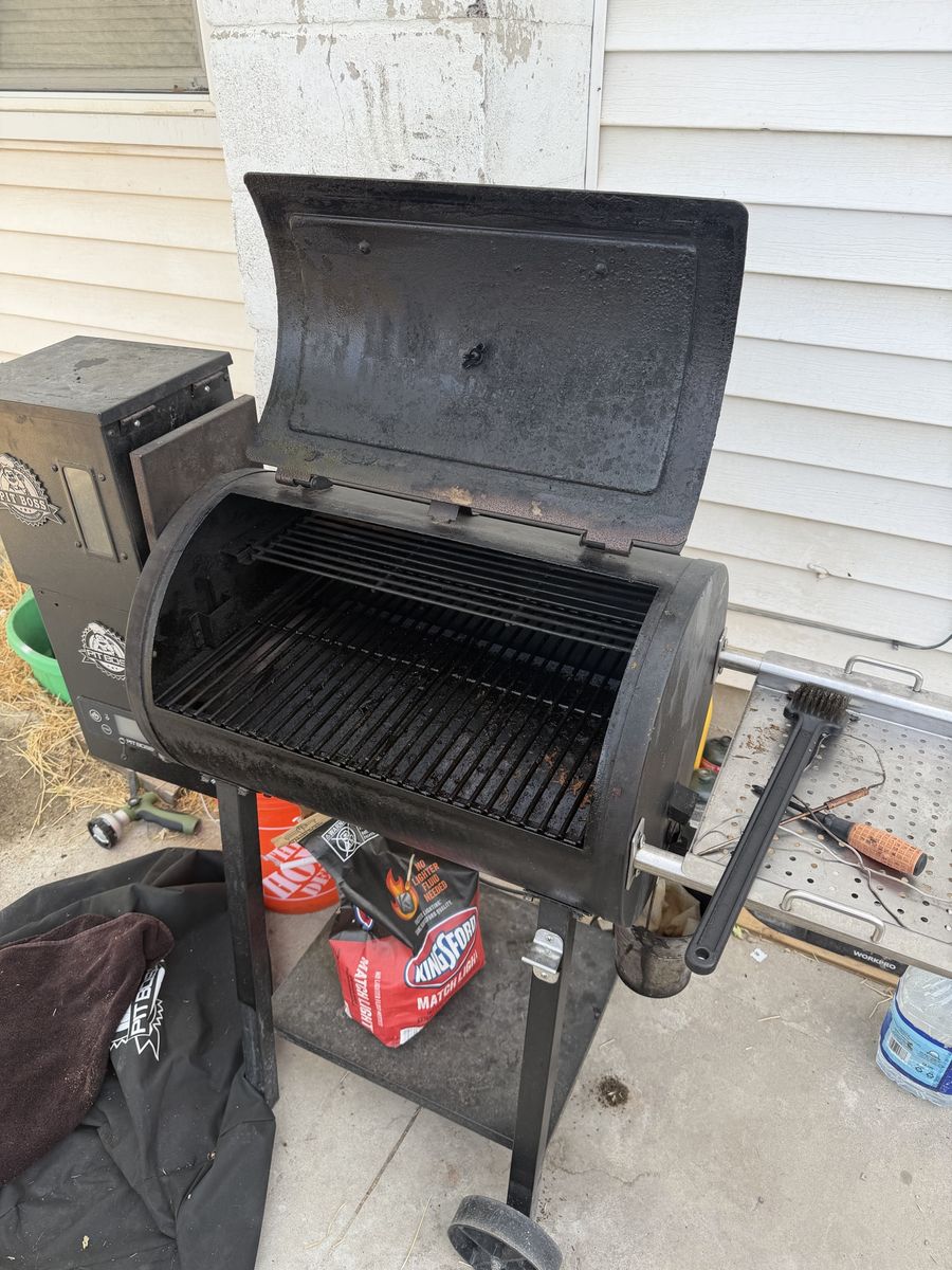 Pit Boss Black Outdoor Grill / Smoker with Side Shelf and Wheels