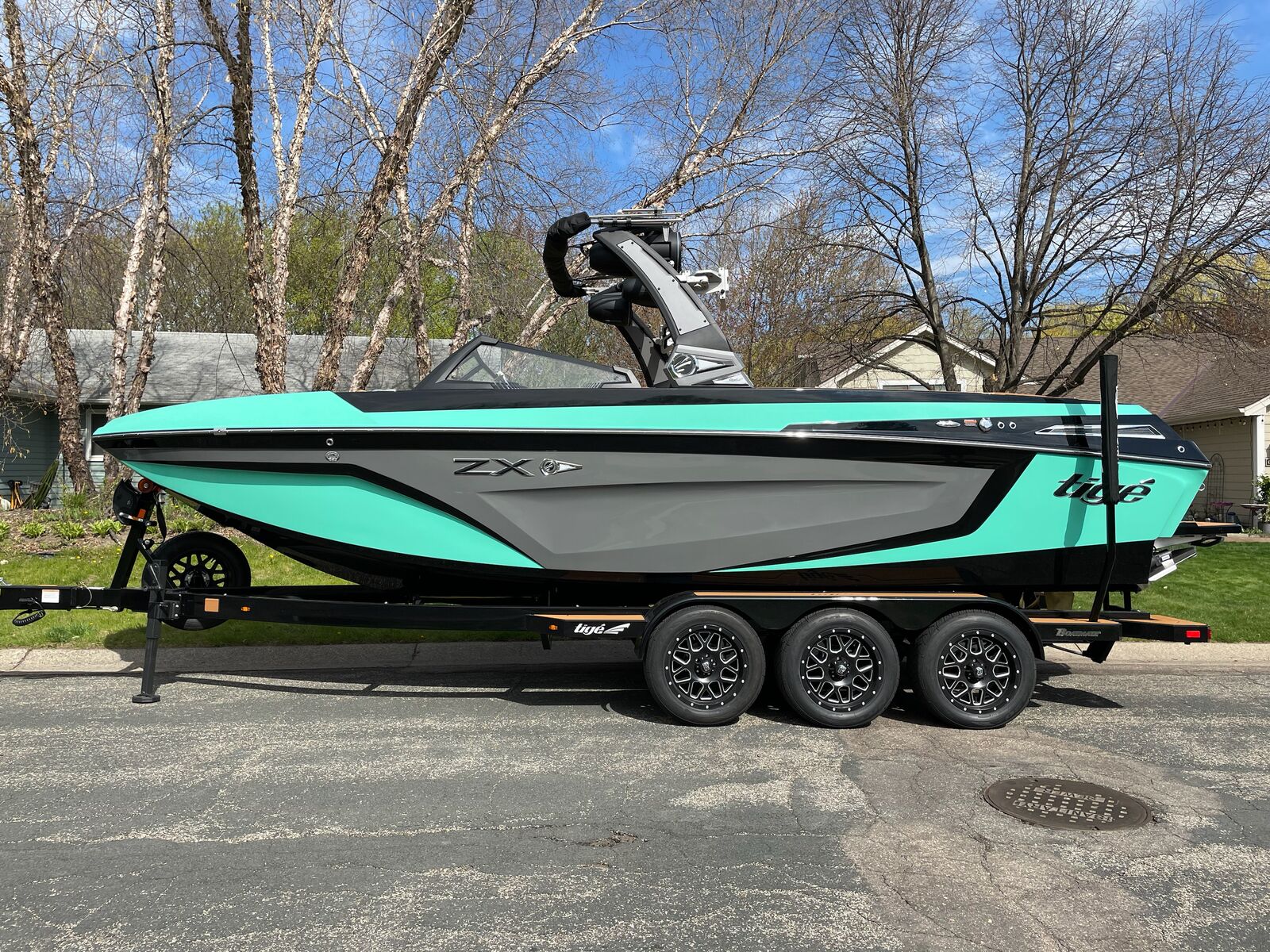 2021 Tige’ 25 ZX/SX (*) Surf Boat Low Hours
