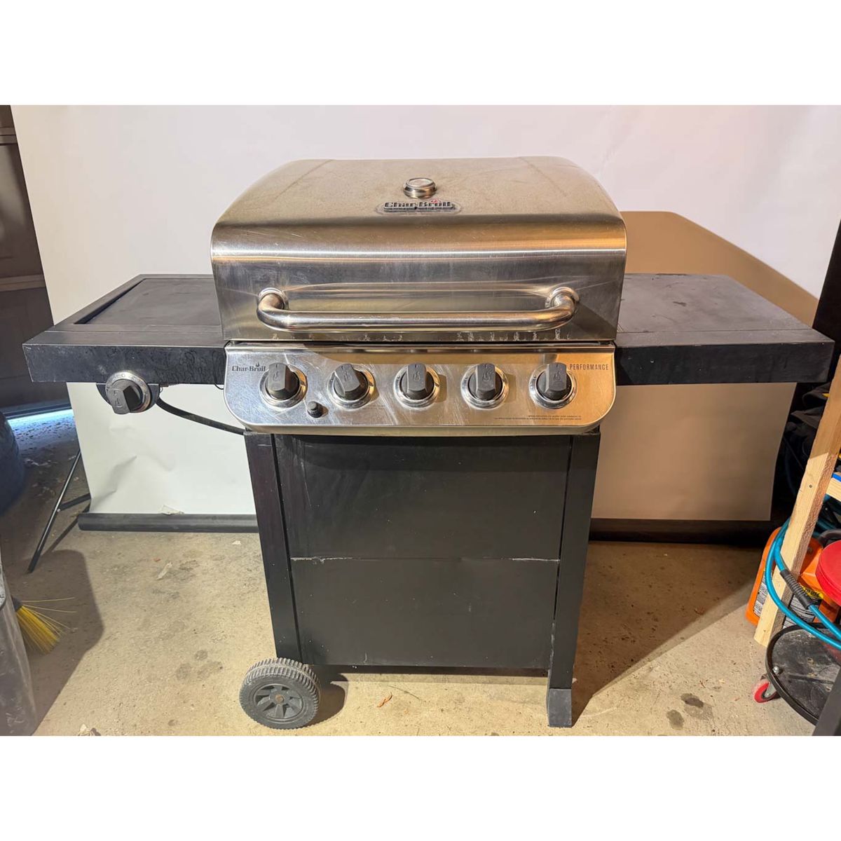 XL Char-Broil 5-Burner Grill + Side Burner + FULL Propane Tank