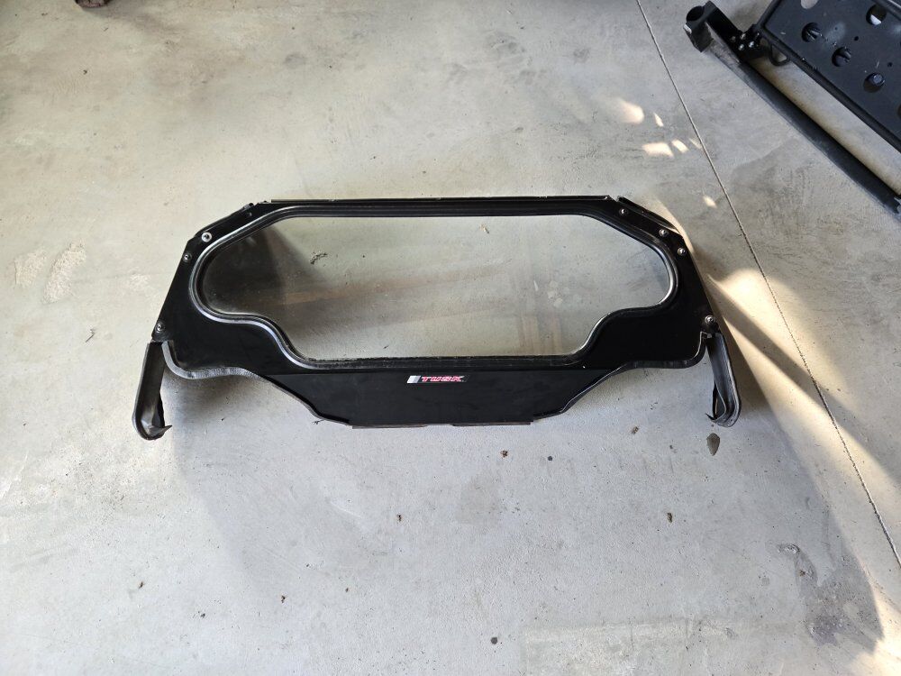 Polaris Pro r rear window