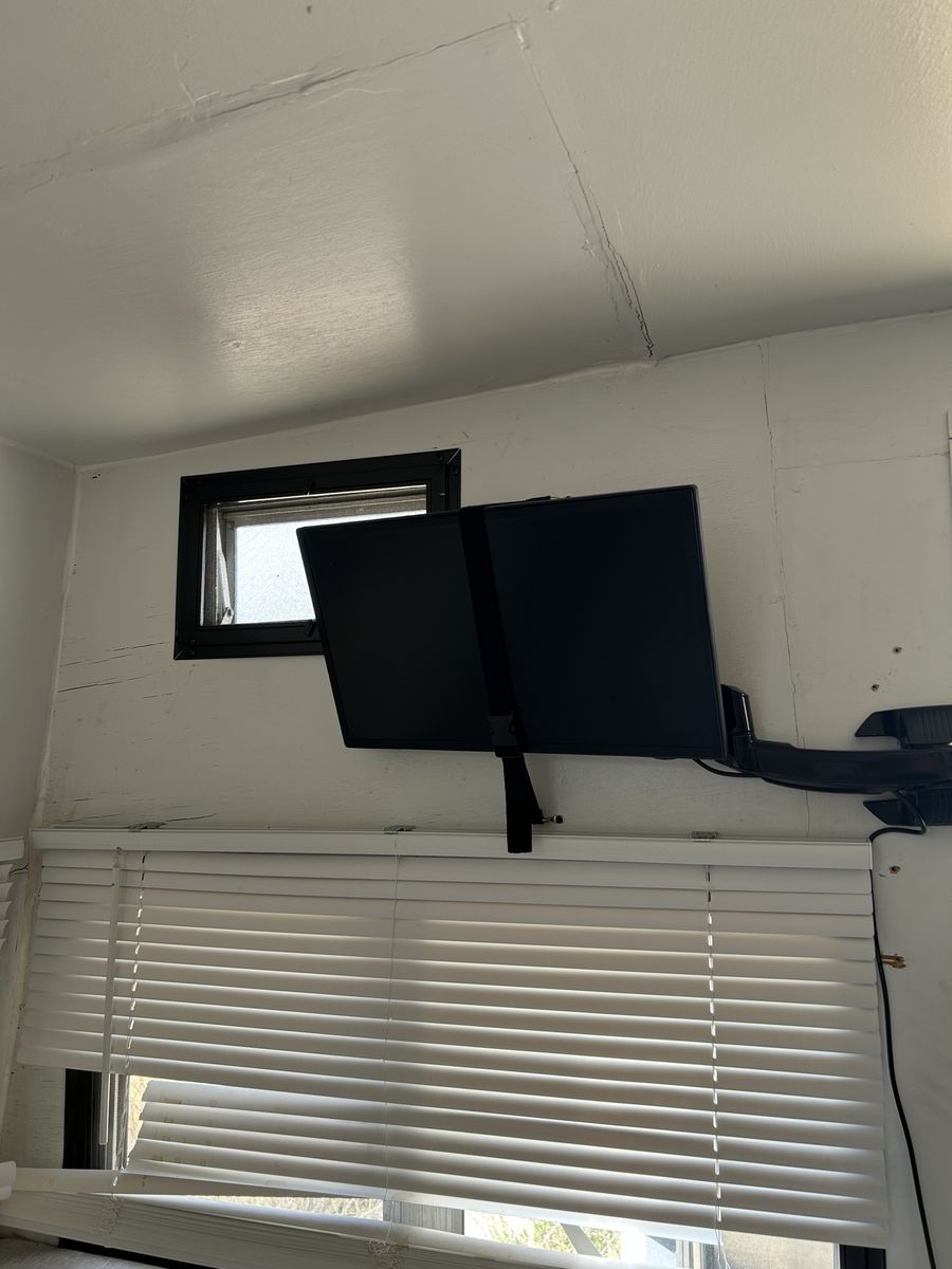 Main image 7