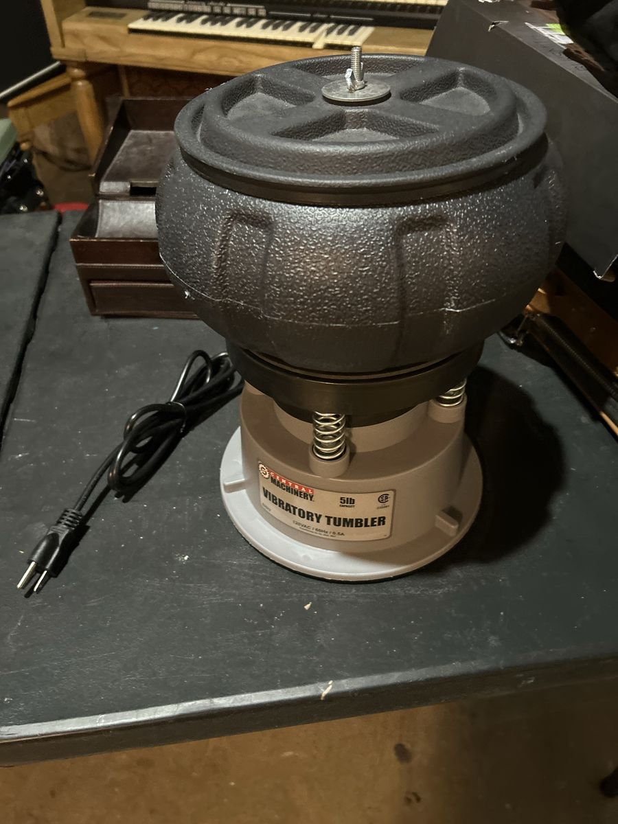 New central machinery vibratory tumbler + media