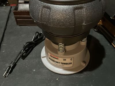 New central machinery vibratory tumbler + media