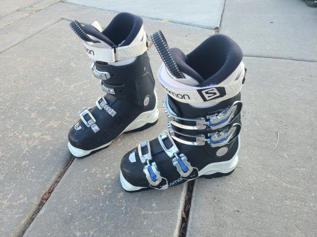 ladies ski boots 22-22.5